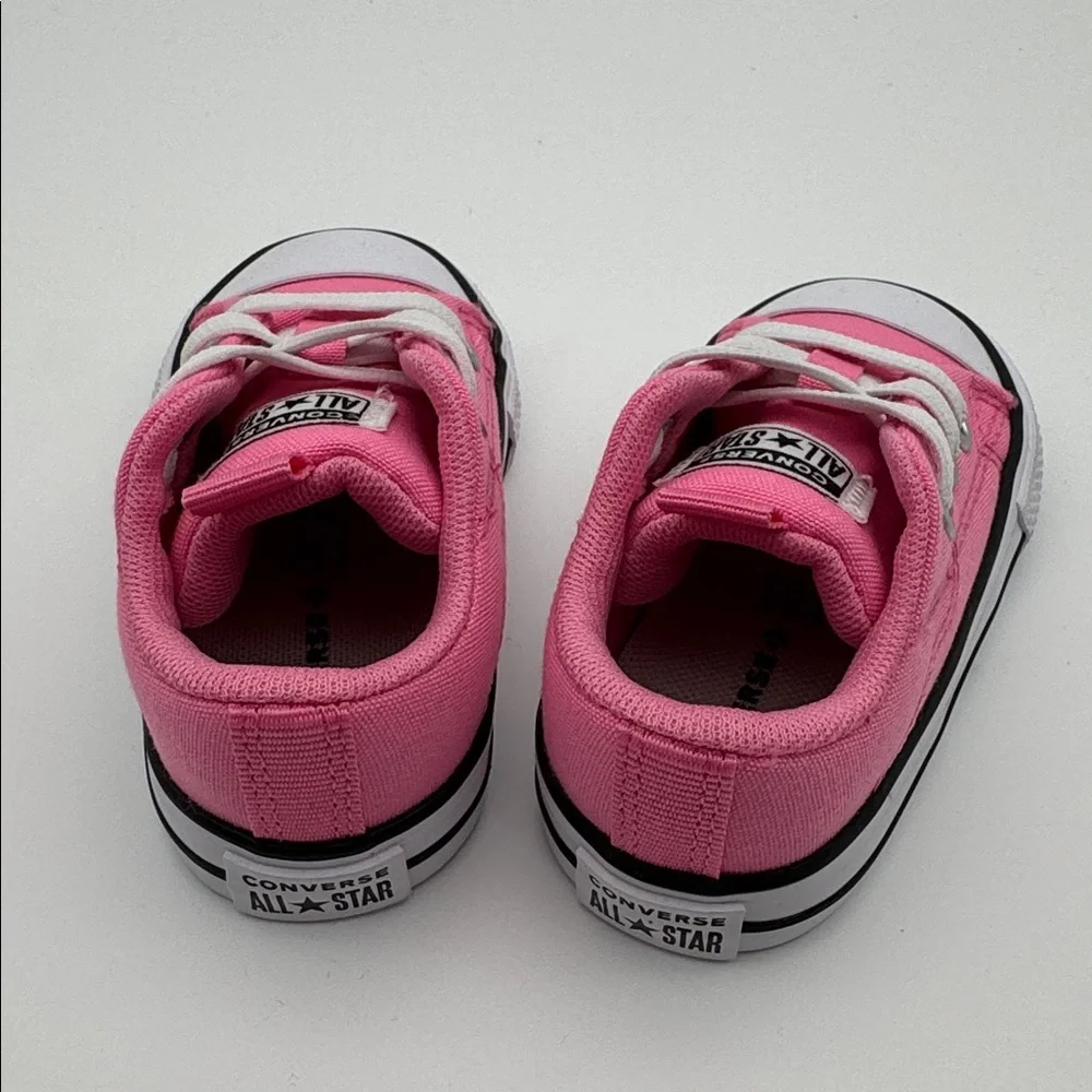 Converse Baby Sneakers in Pink and White‎ sz 4